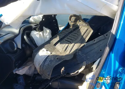 2017 Toyota Rav4 Hybrid Limited z USA, uszkodzony, nr VIN JTMDJREV9HD143122